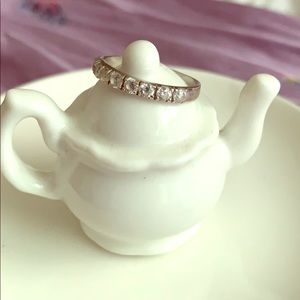 White gold and zirconia ring/ band